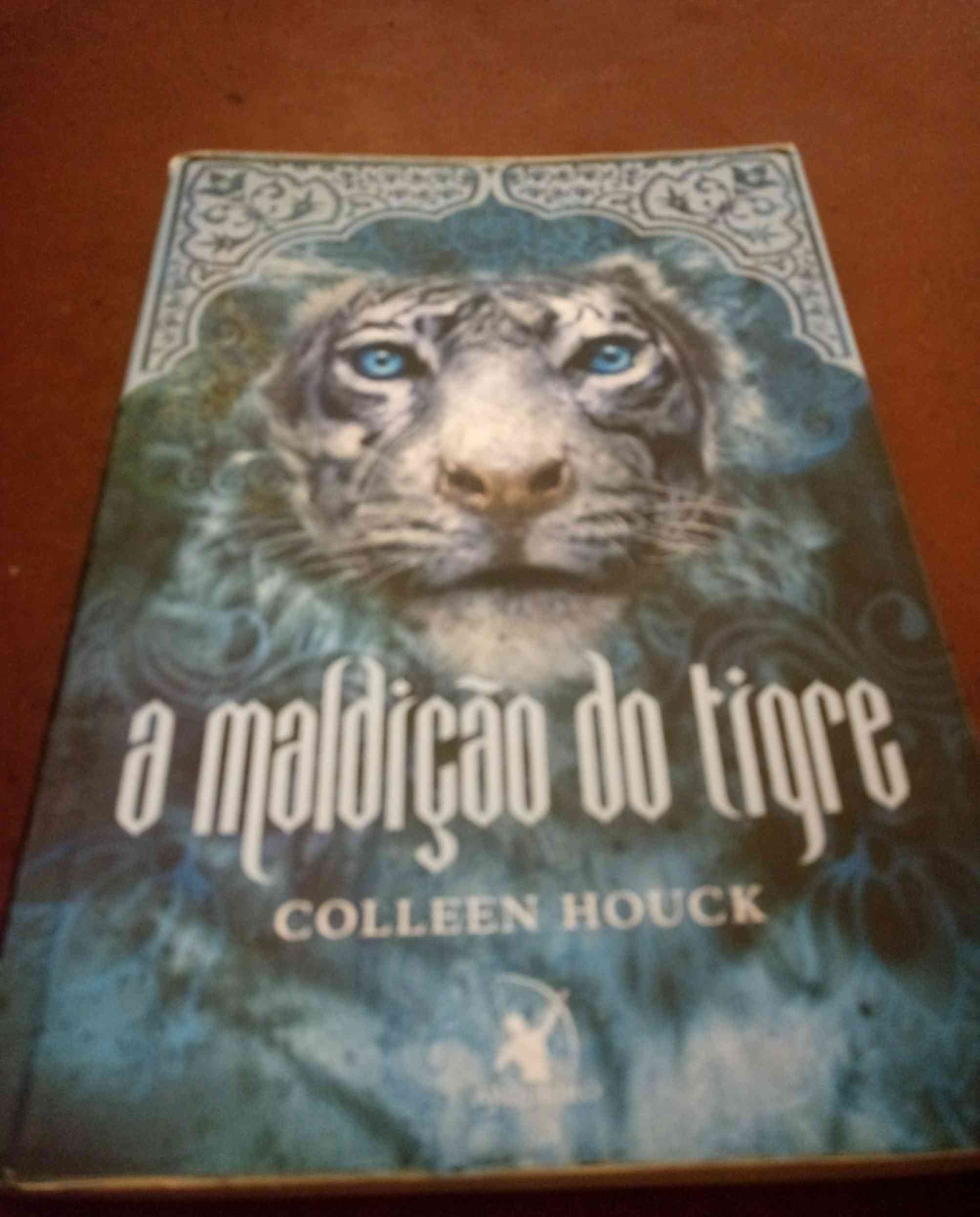 Capa do livro A Maldição do Tigre, de COLLEEN Houck