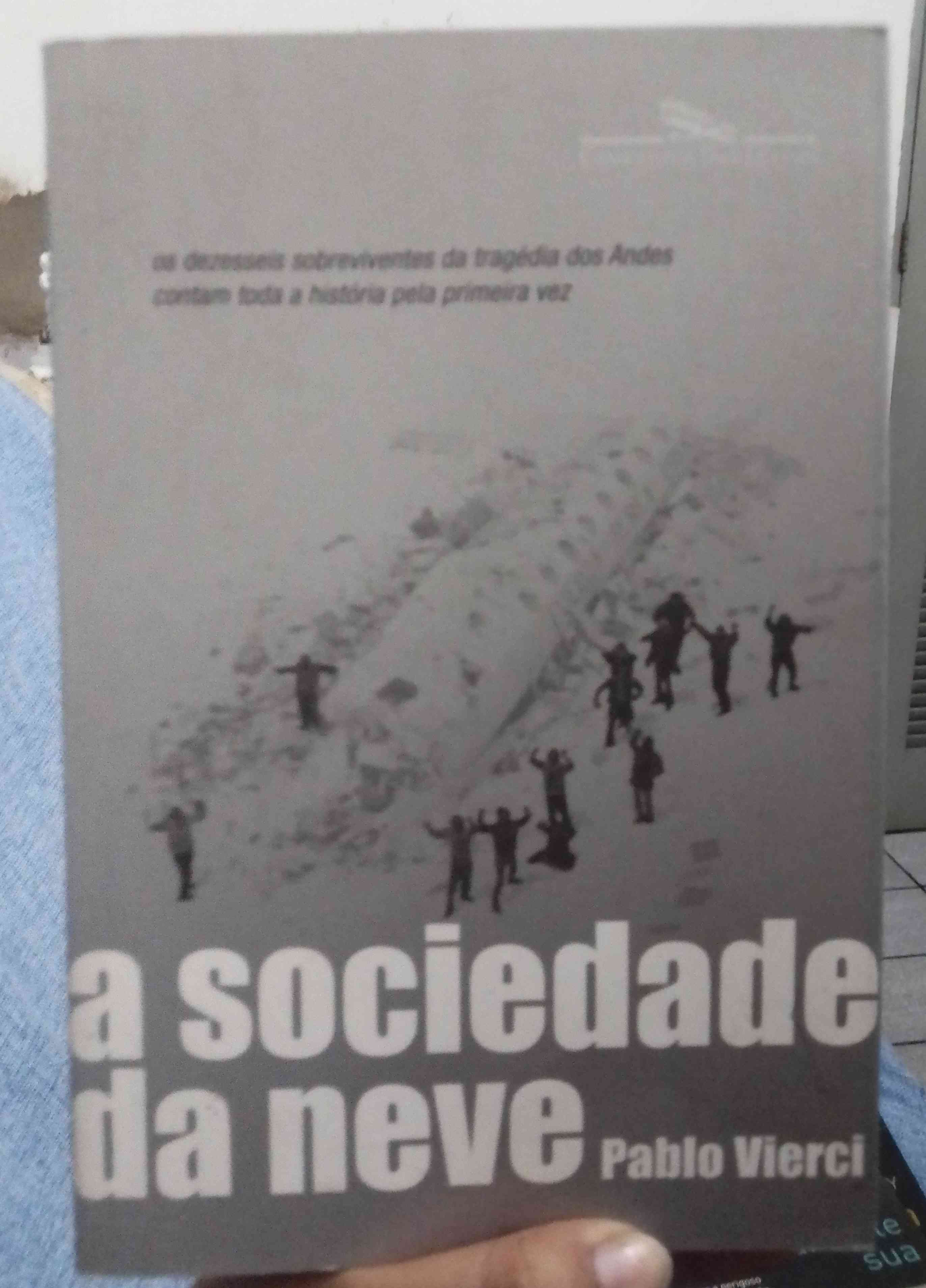Capa do livro A Sociedade da Neve , de Pablo Vierci