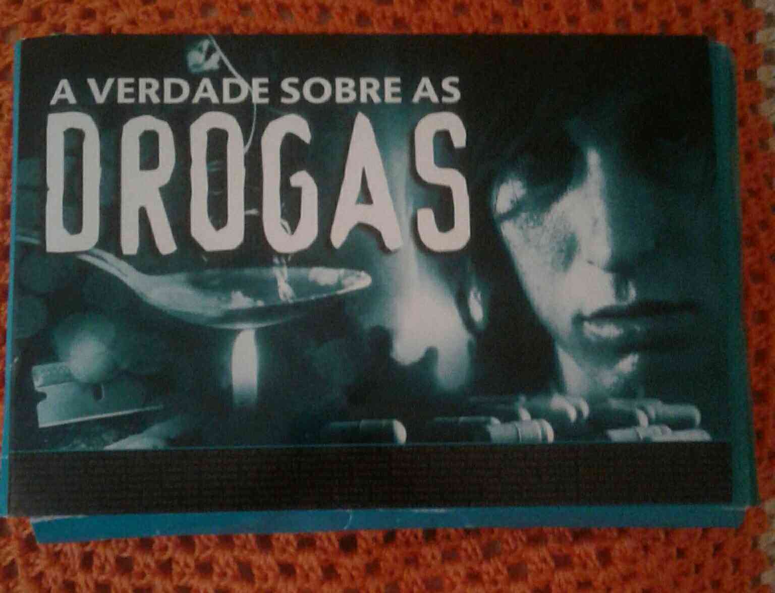 Capa do livro A verdade sobre as DROGAS, de Não tem um ator definido