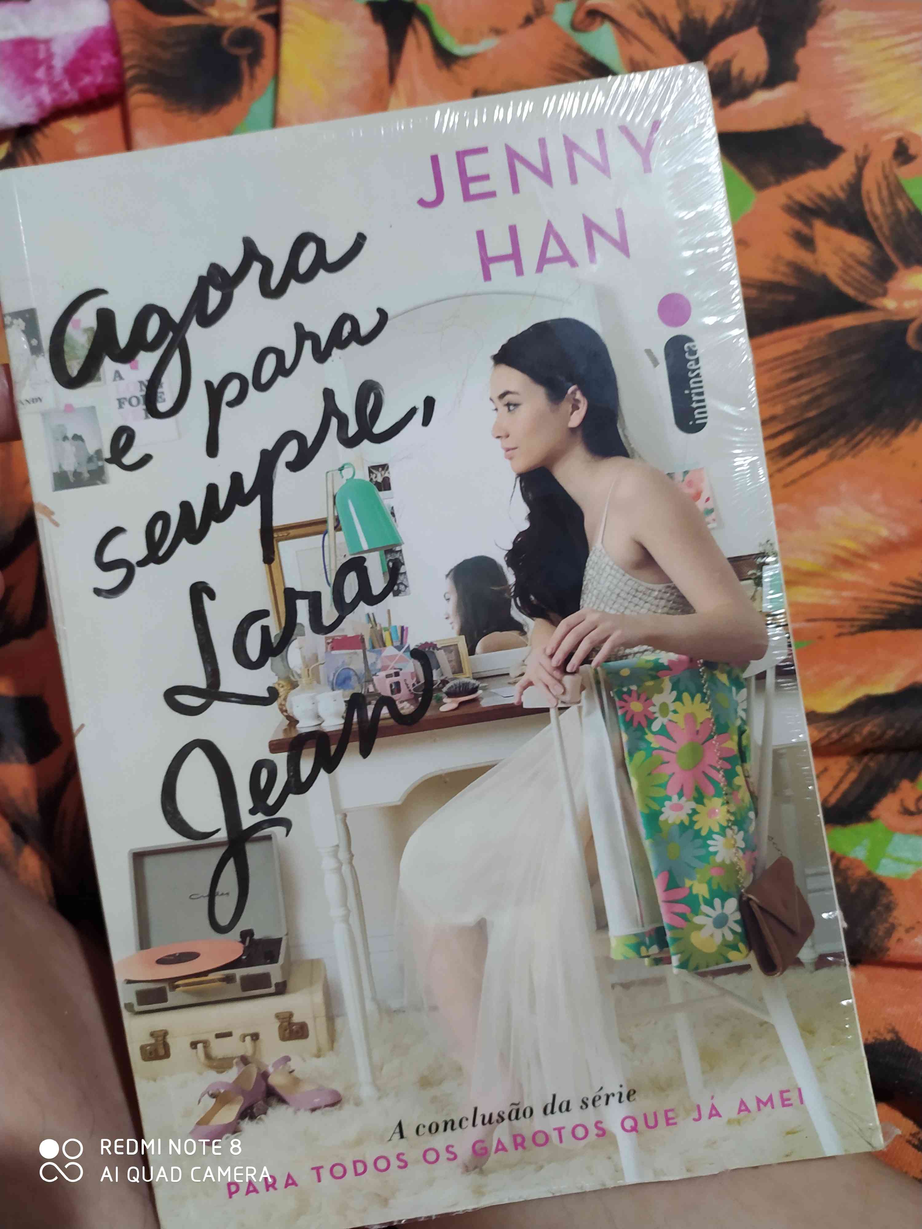 Capa do livro Agora e para sempre, Lara jean, de Jenny han