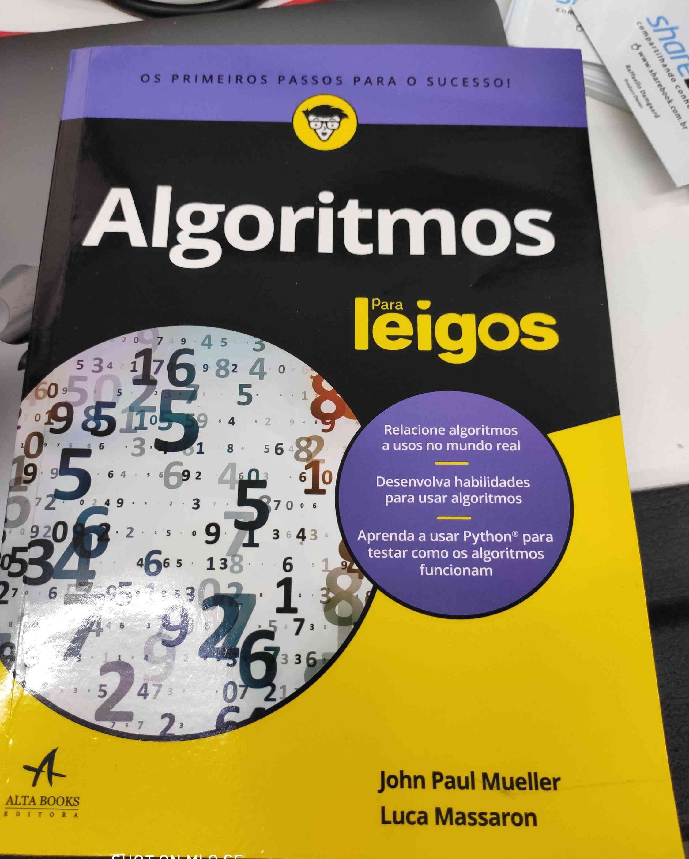 Capa do livro Algoritmos para leigos, de John Mueller, Luca Massaron