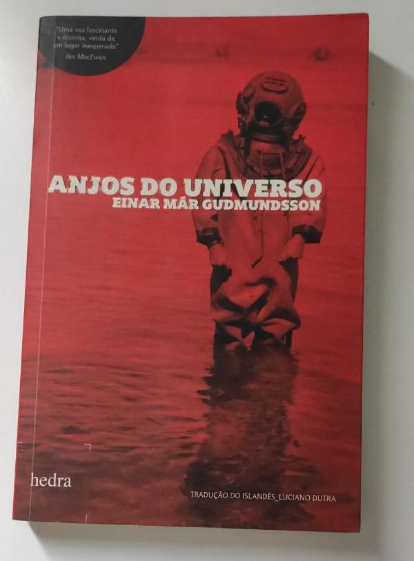 Capa do livro Anjos do universo, de Einar Már Gudmundsson