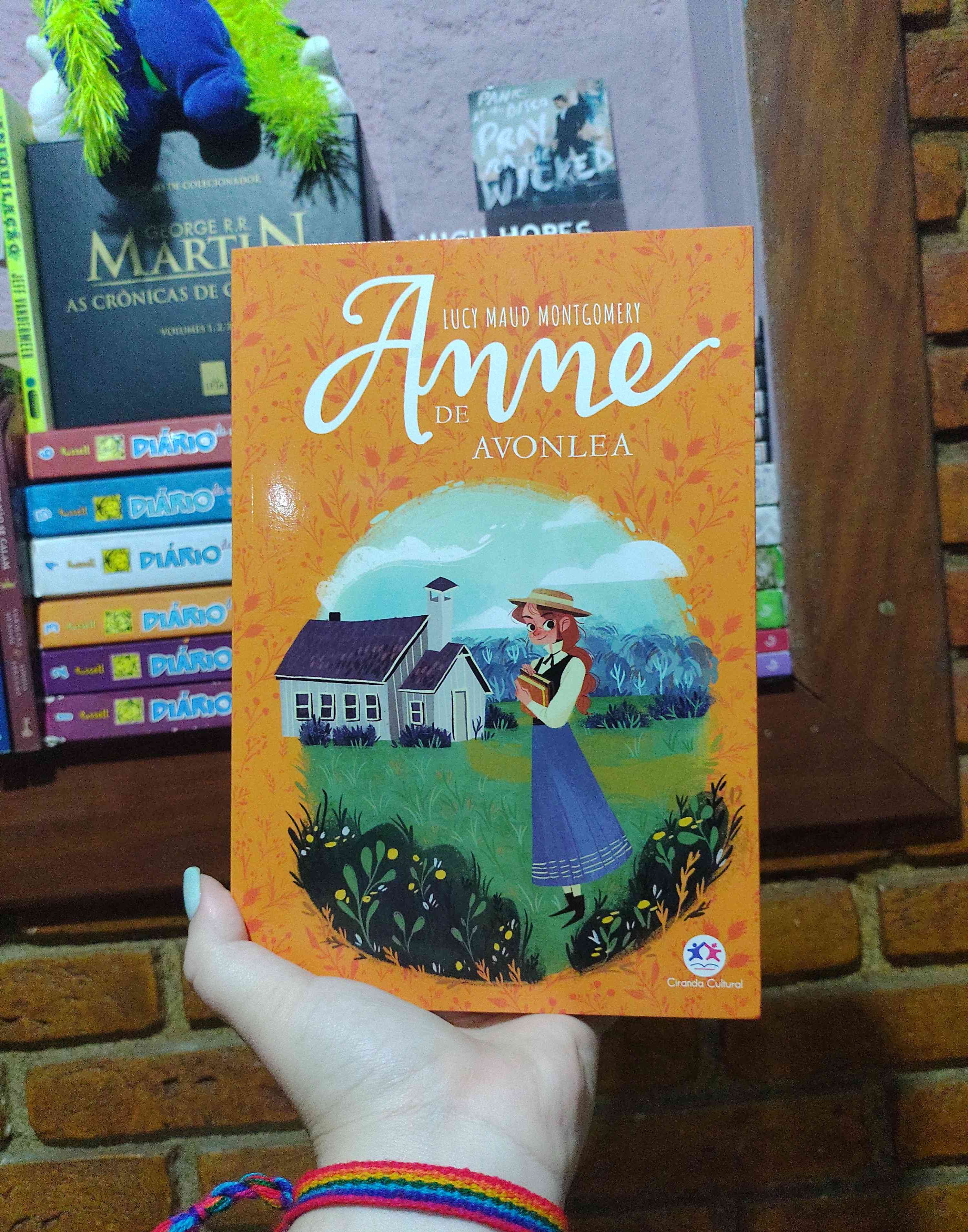 Capa do livro Anne de Avonlea, de Lucy Maud Montgomery