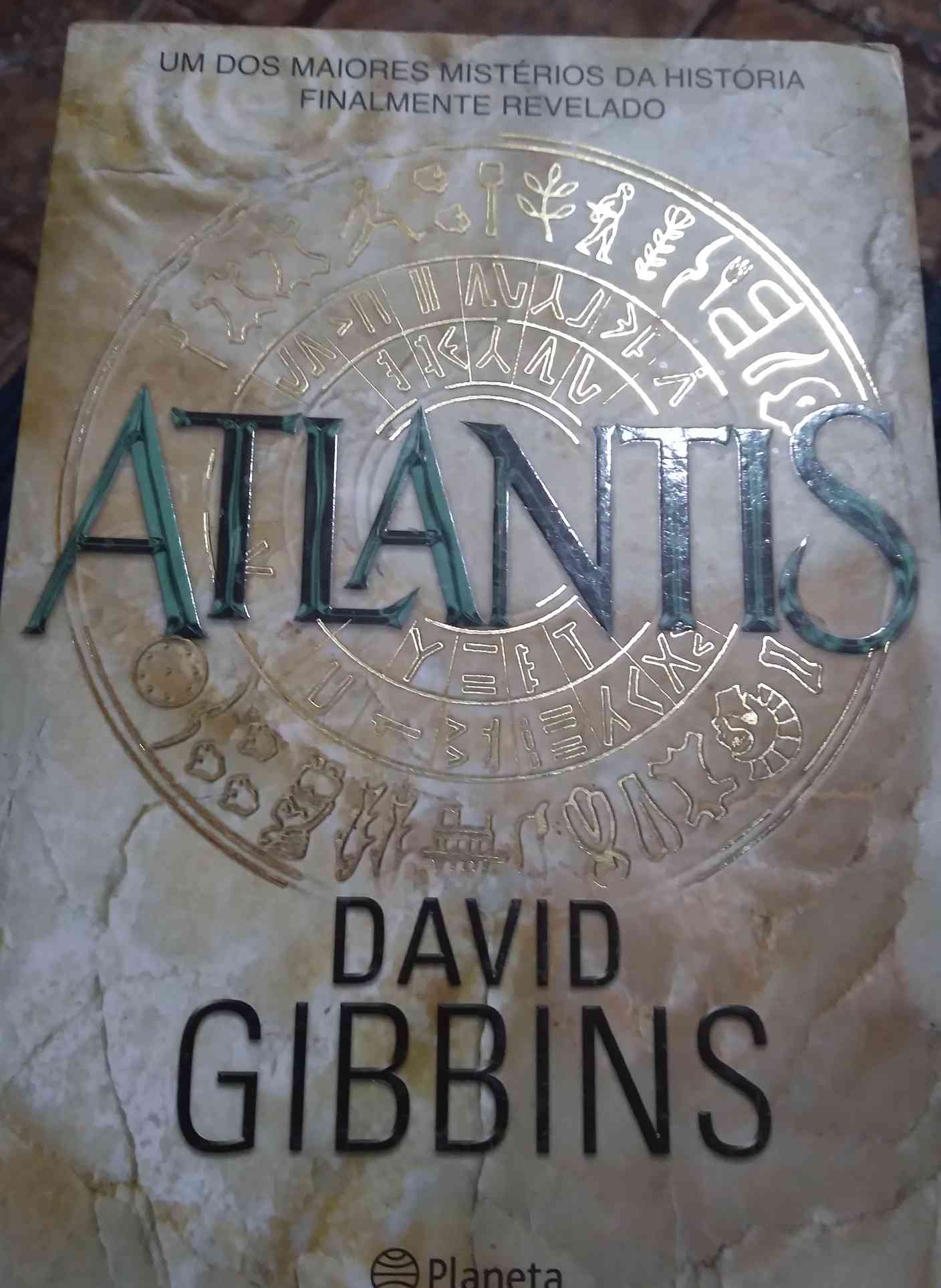 Capa do livro Atlantis, de David Gibbins