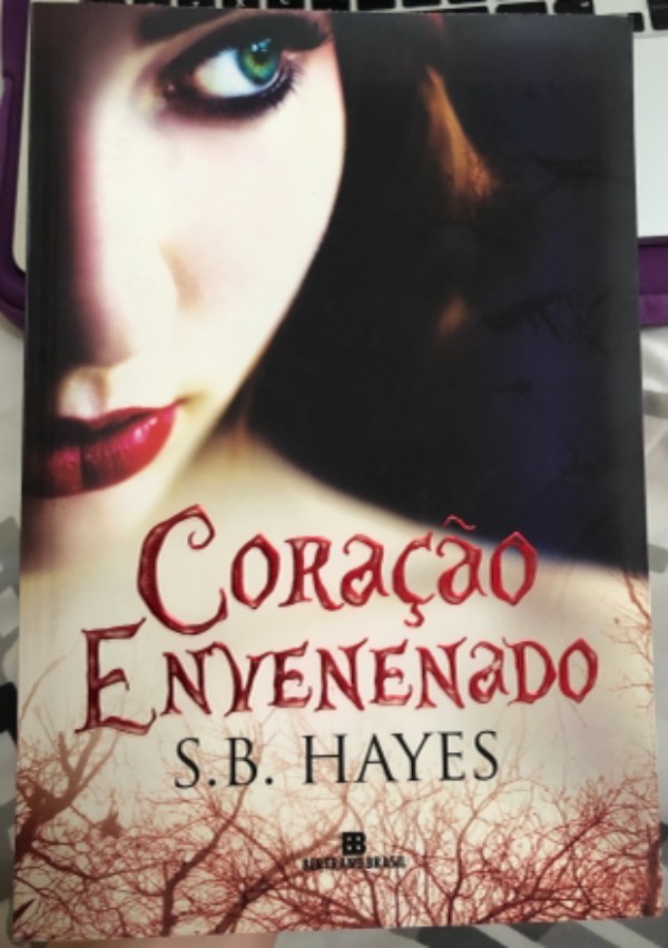 Capa do livro Coração Envenenado , de S. B. Hayes