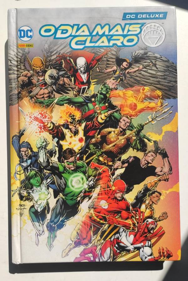 Capa do livro Encadernado - O Dia Mais Claro., de Geoff Johns roteirista, Ivan Reis e Joe Prado desenhistas