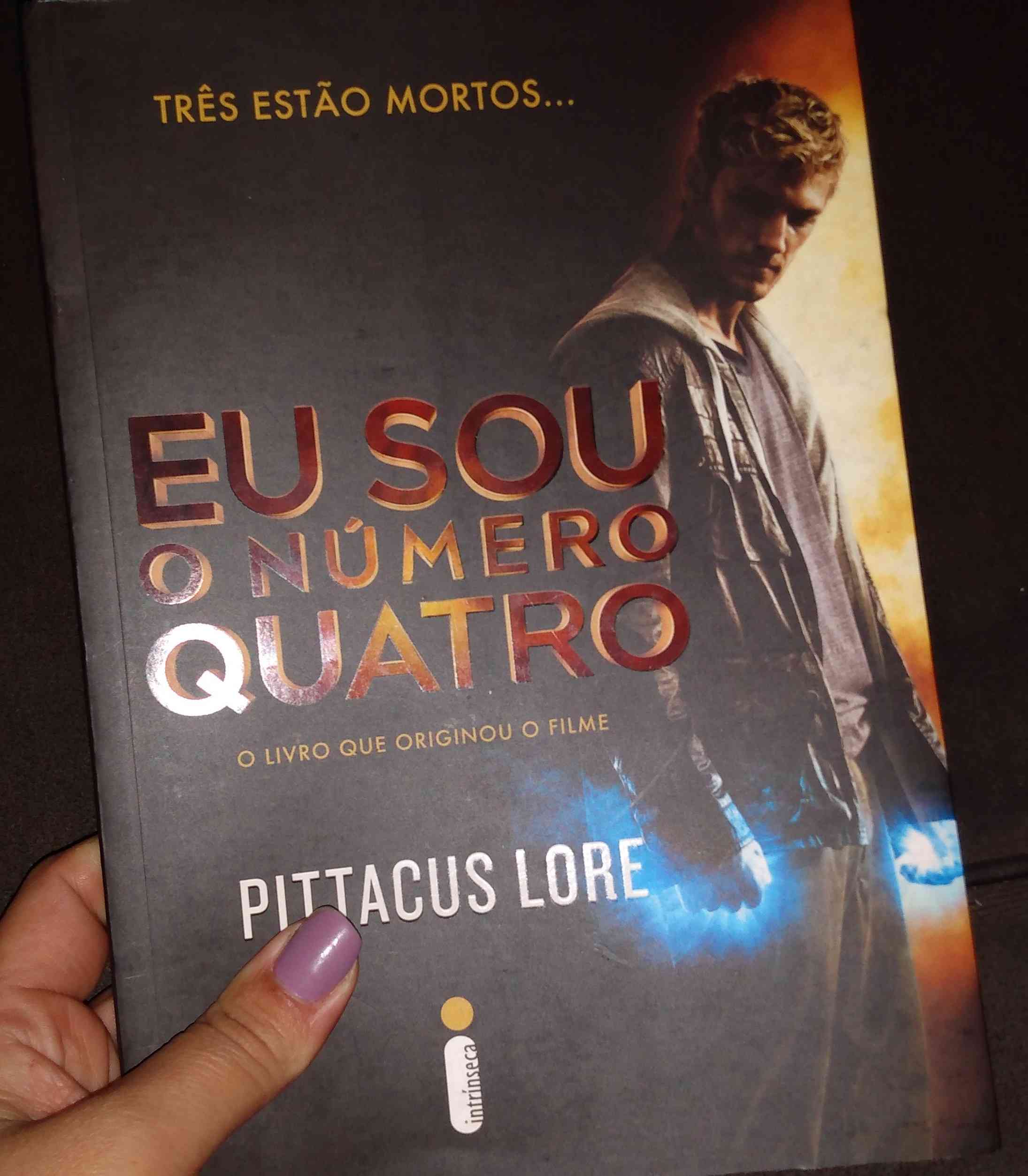 Capa do livro Eu sou o número quatro, de Pittacus Lore