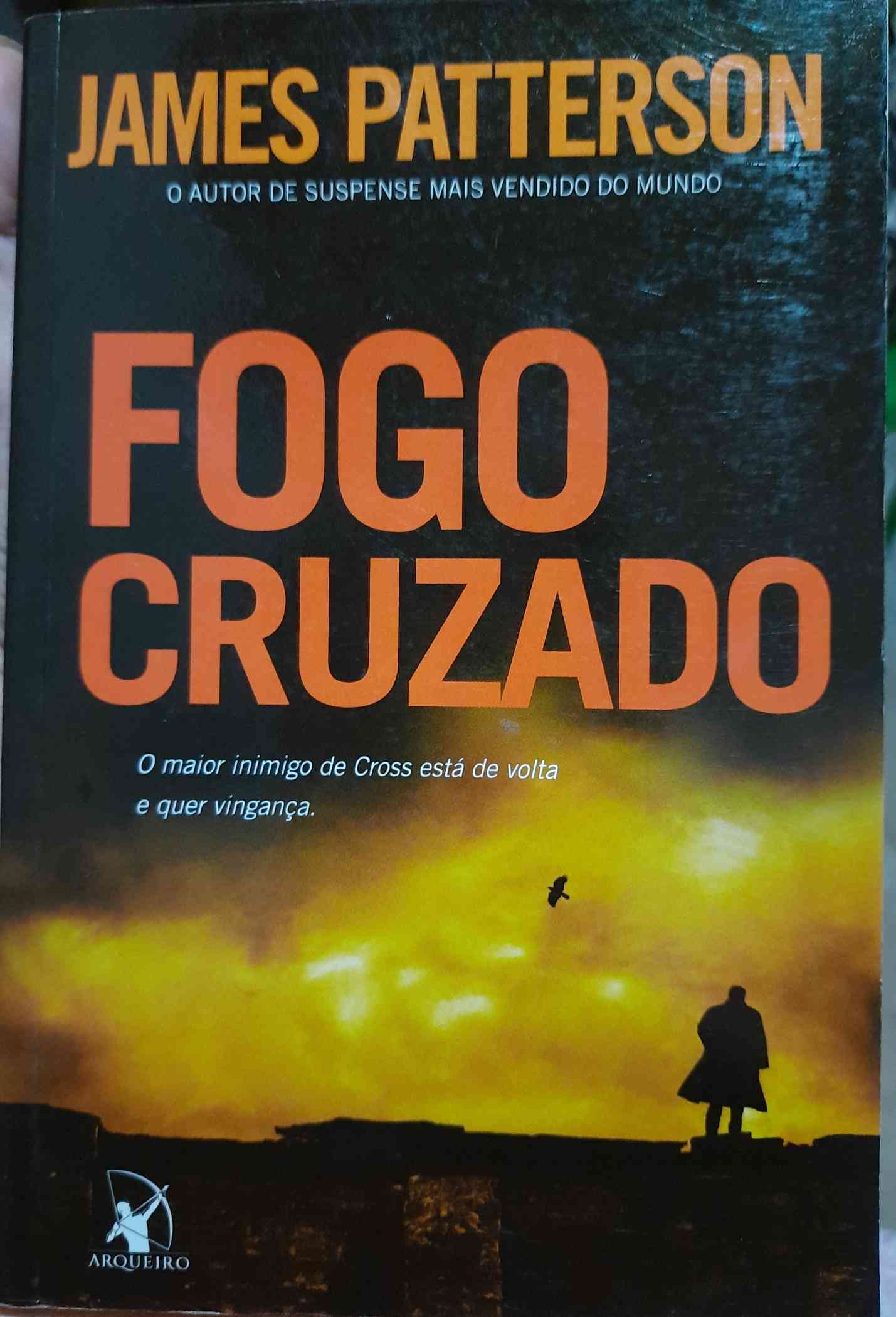 Capa do livro Fogo Cruzado, de James Petterson