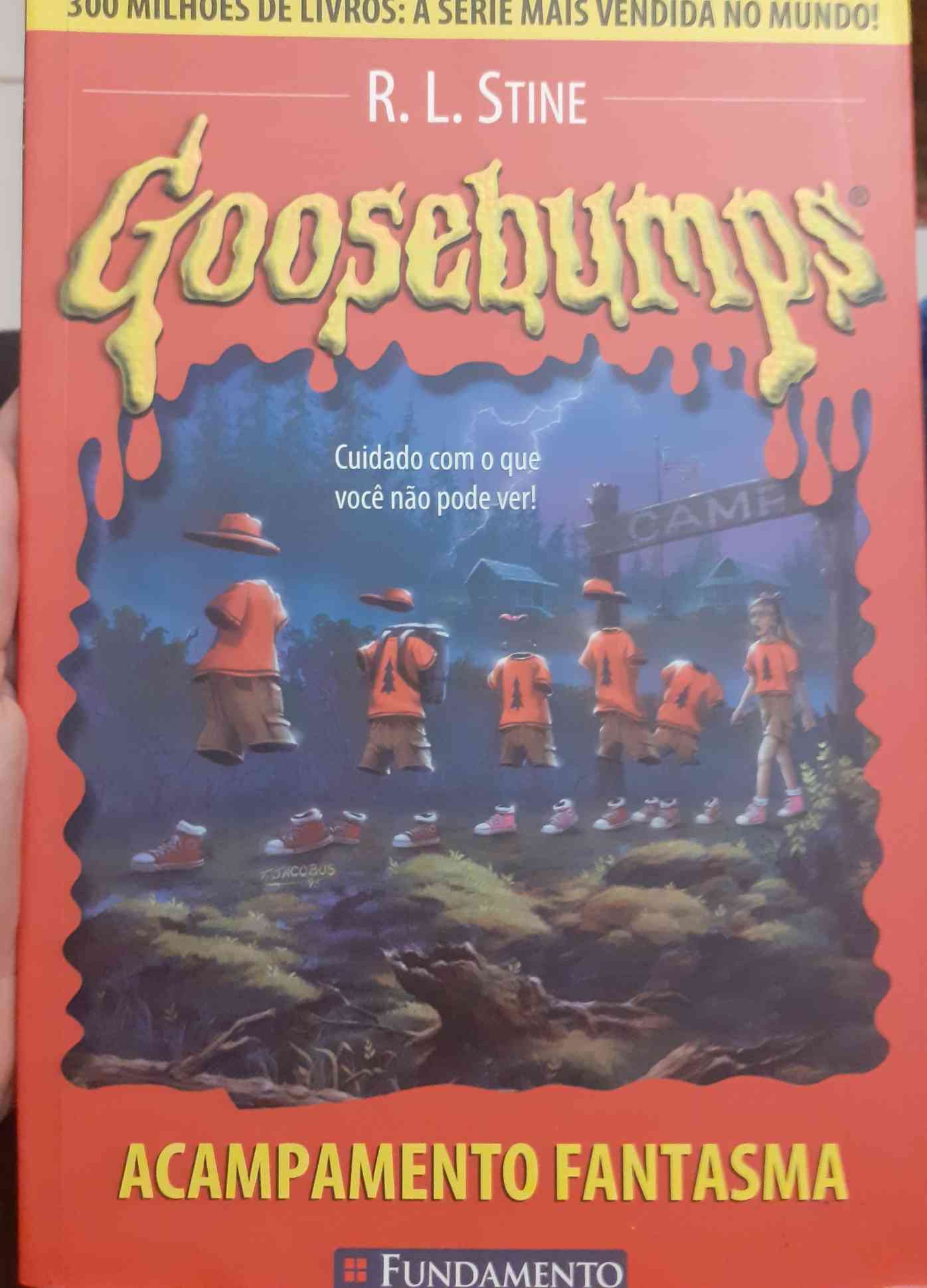 Capa do livro Goosebumps acampamento fantasma , de R.L.Stine