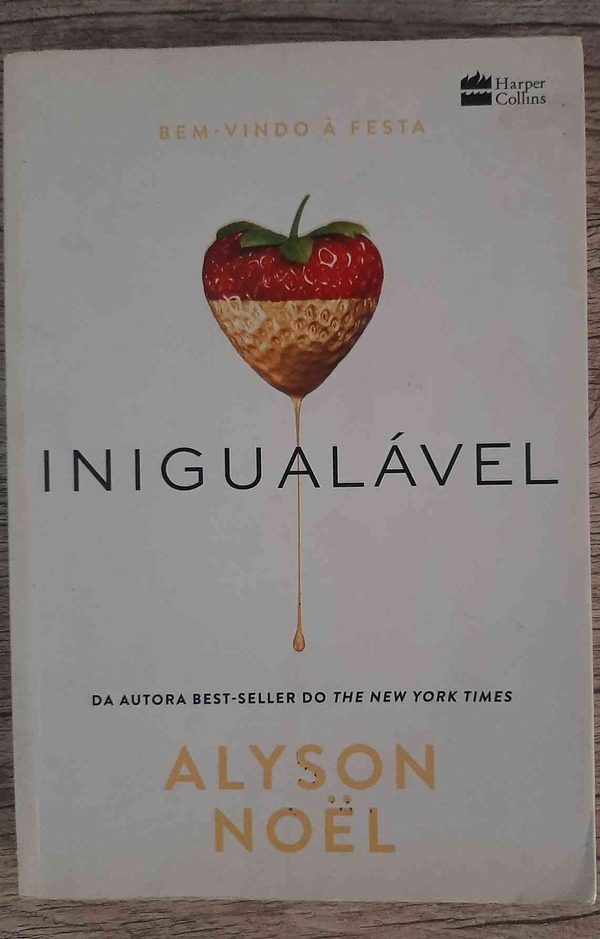 Capa do livro Inigualável, de Alyson Noël