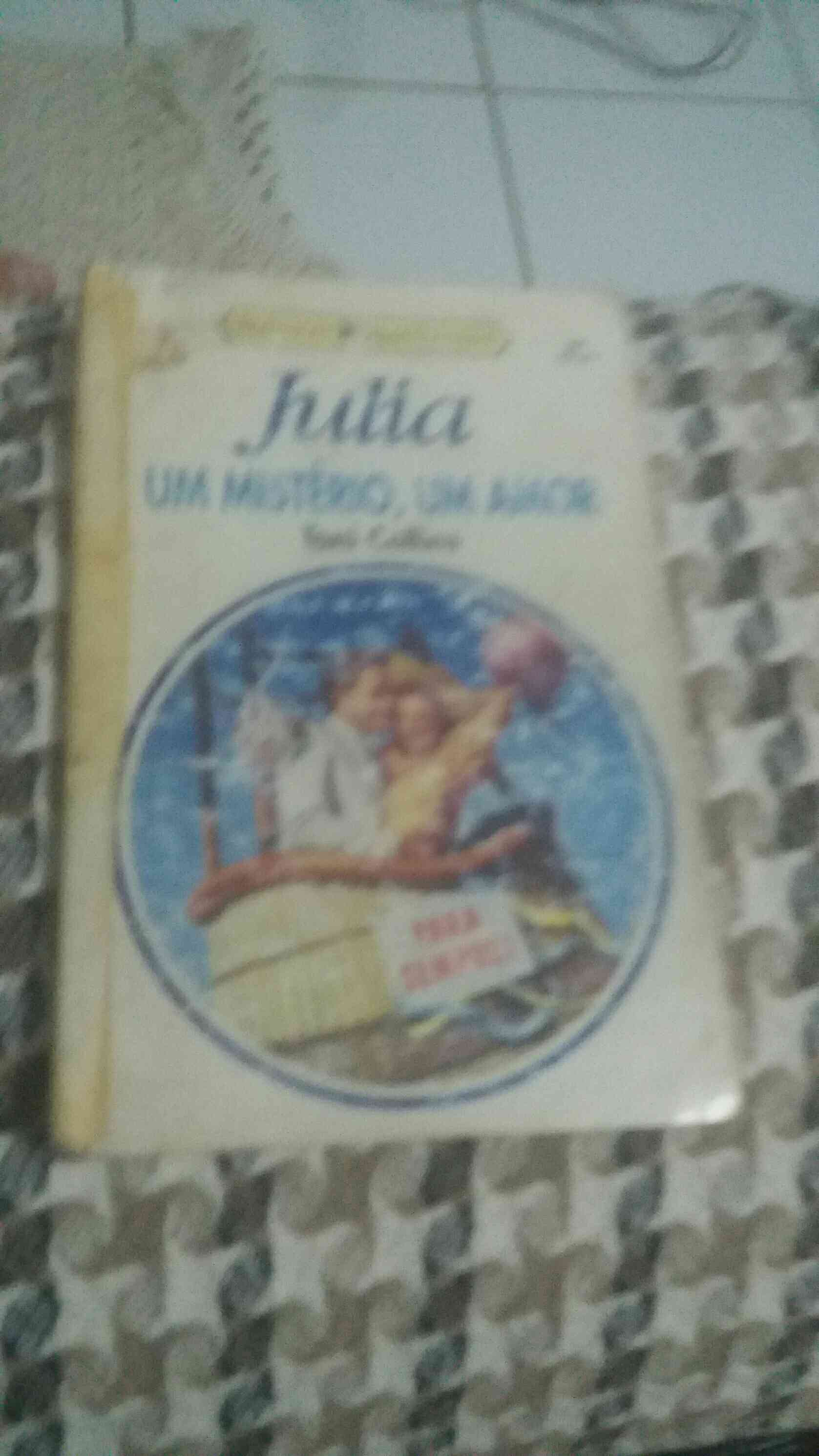 Capa do livro Julia, de Toni collins