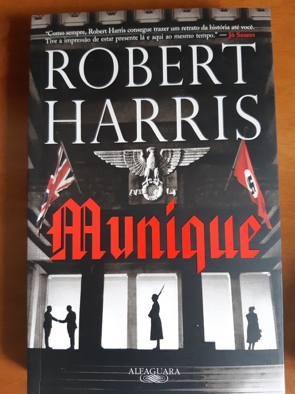 Capa do livro Munique, de Robert Harris