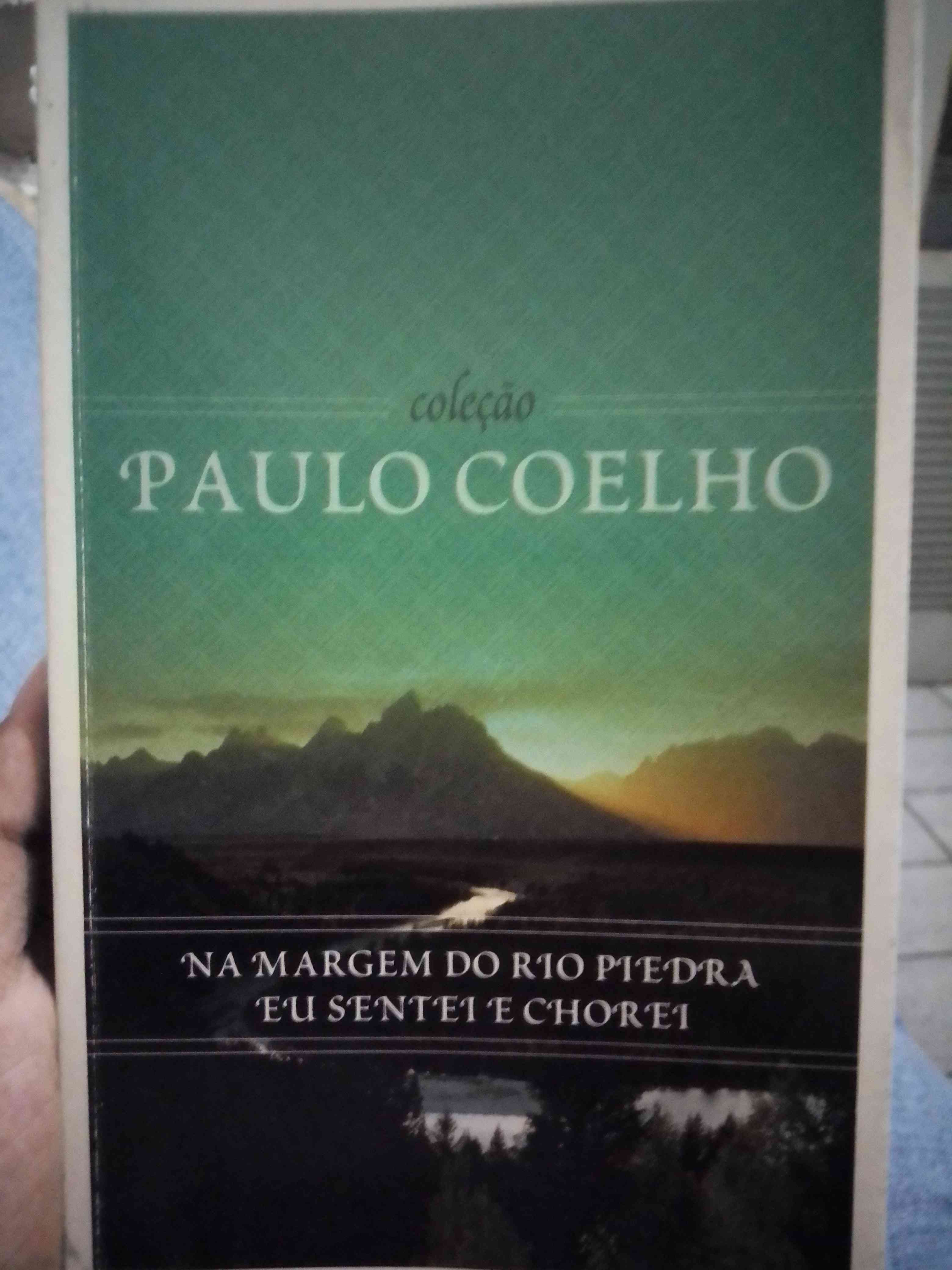 Capa do livro Na Margem do Rio Piedra Eu Sentei e Chorei , de Paulo Coelho