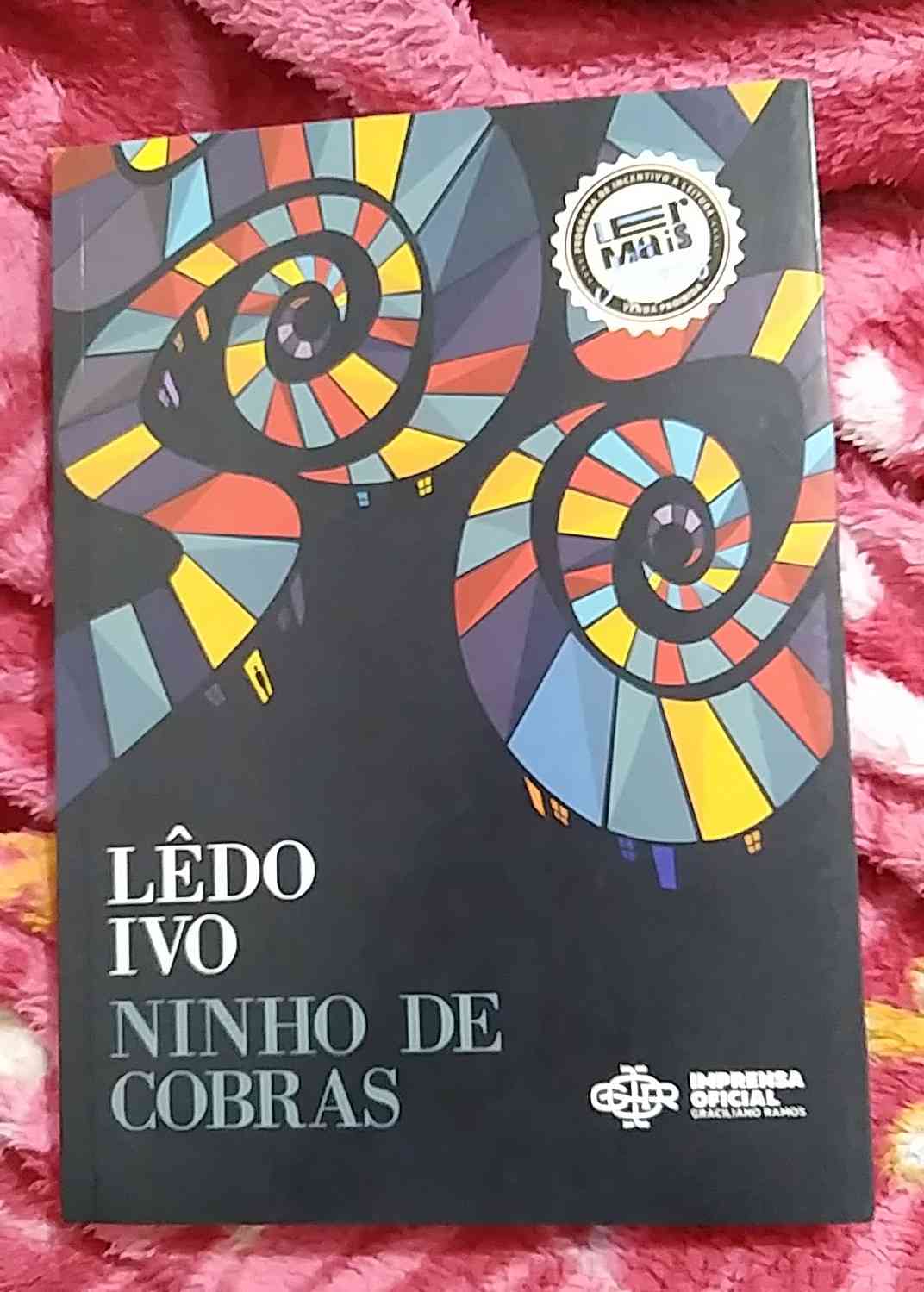 Capa do livro ninho de cobras, de Lêdo ivo