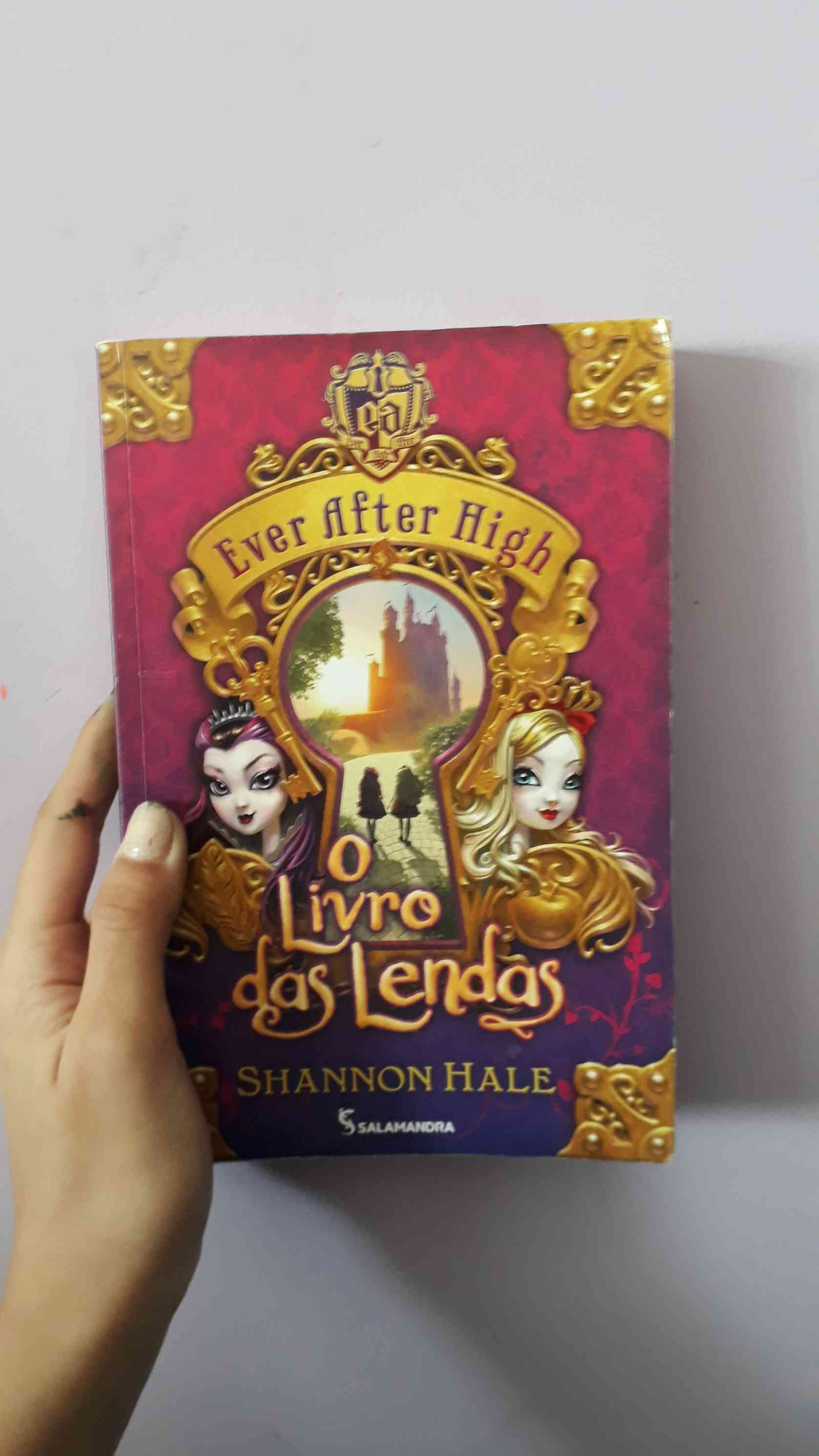 Capa do livro O livro das lendas, de Shannon hale