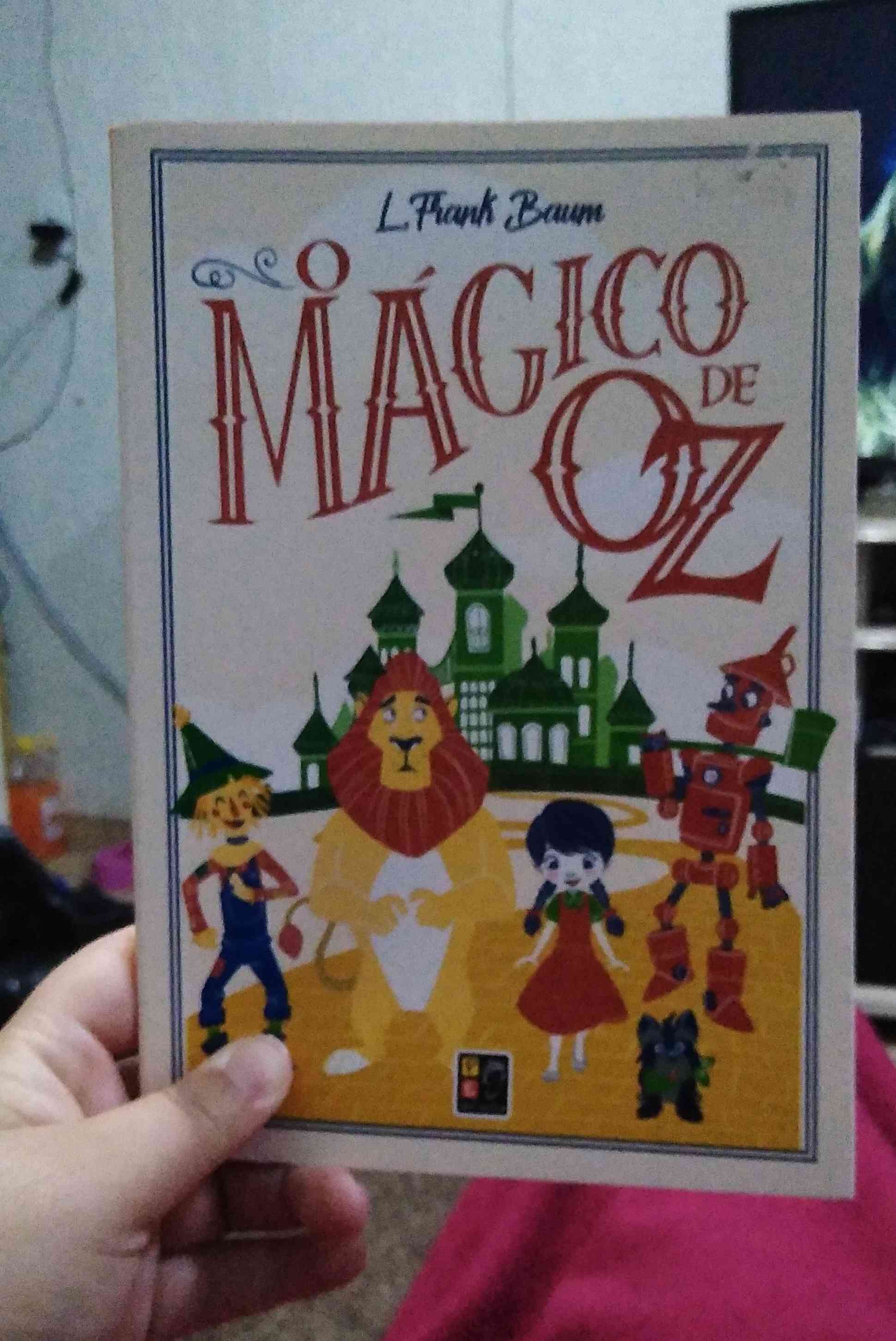 Capa do livro O mágico de oz , de L.Frank Baum
