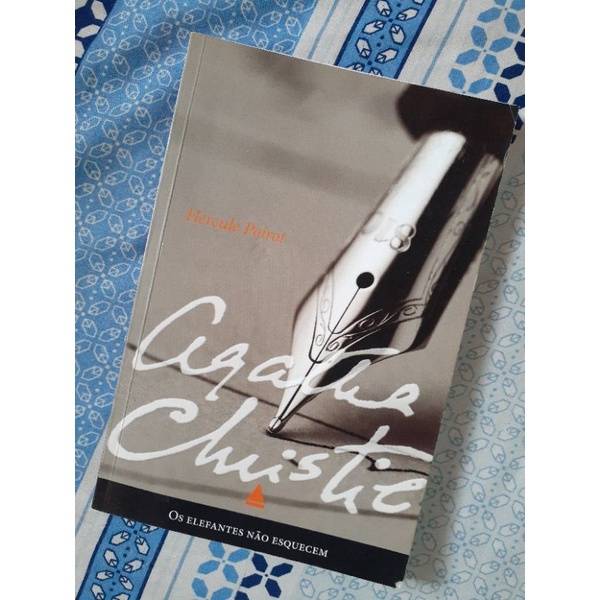 Capa do livro Os elefantes não esquecem - Edição econômica, de Agatha Christie