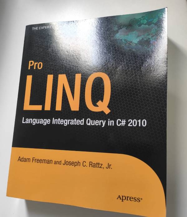 Capa do livro Pro LINQ: Language Integrated Query in C# 2010, de Adam Freeman, Joseph C. Rattz Jr.