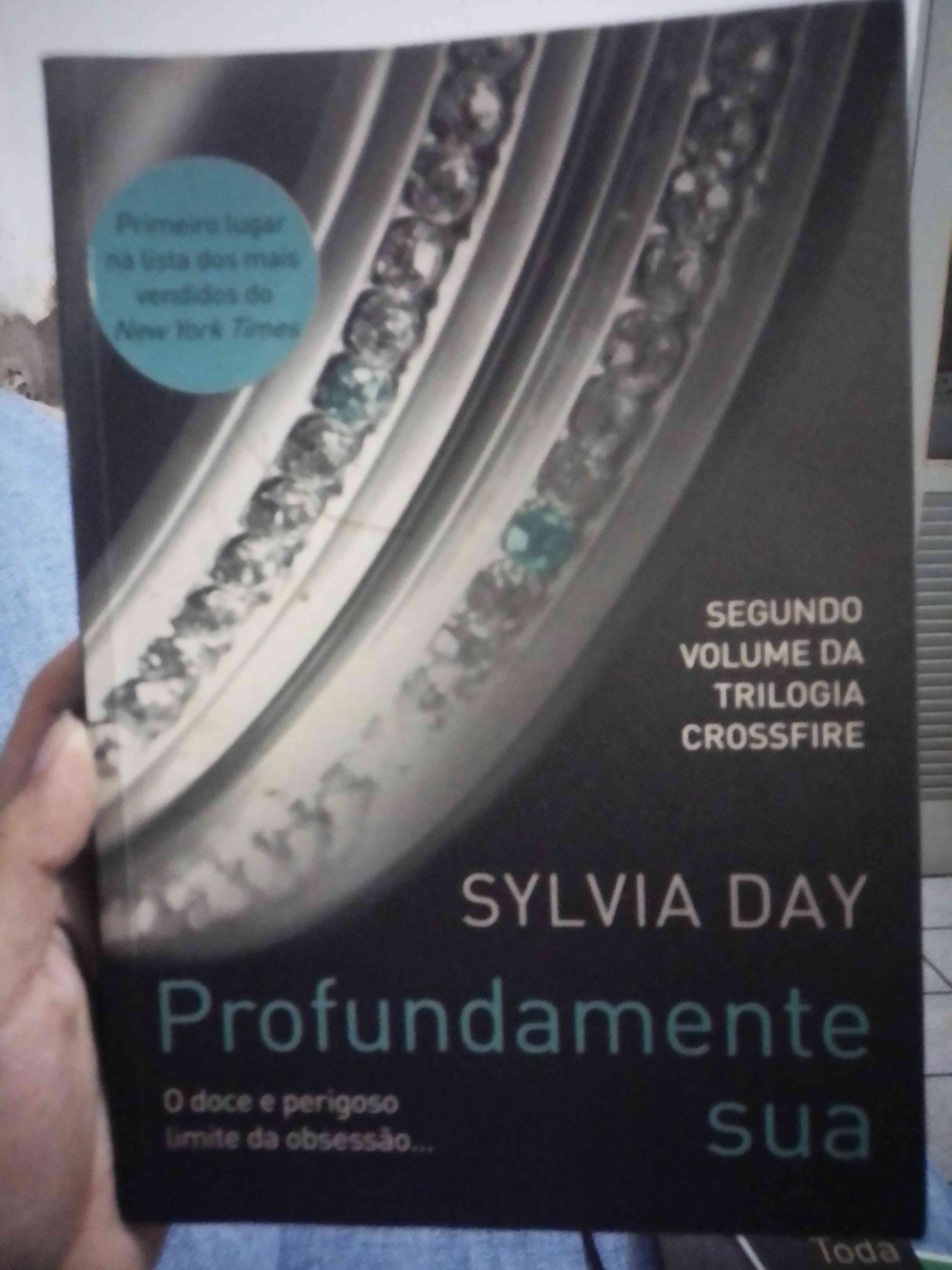 Capa do livro Profundamente sua , de Silvia Day