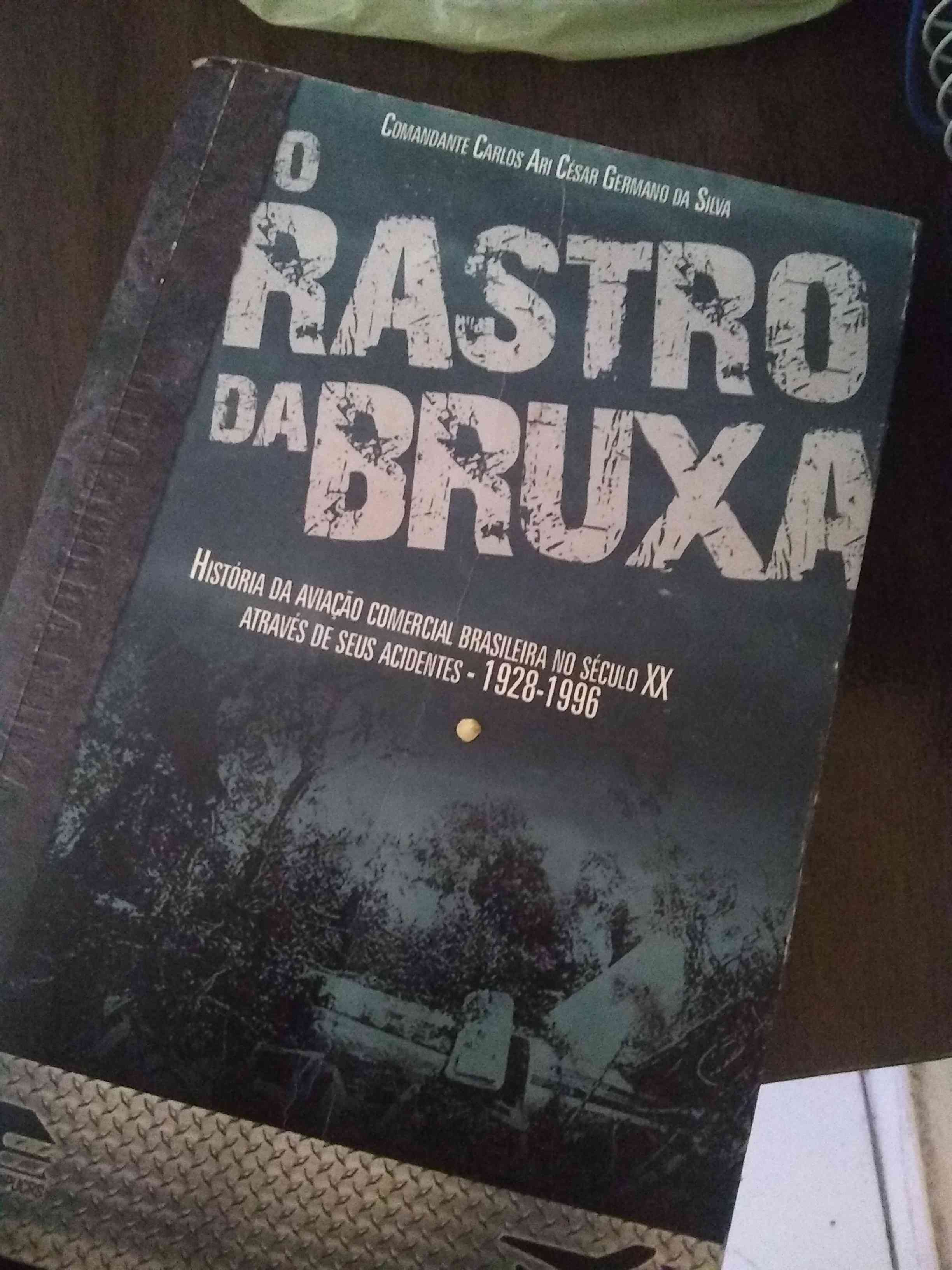Capa do livro Rastro da Bruxa, de Carlos Ari César Germano da Silva