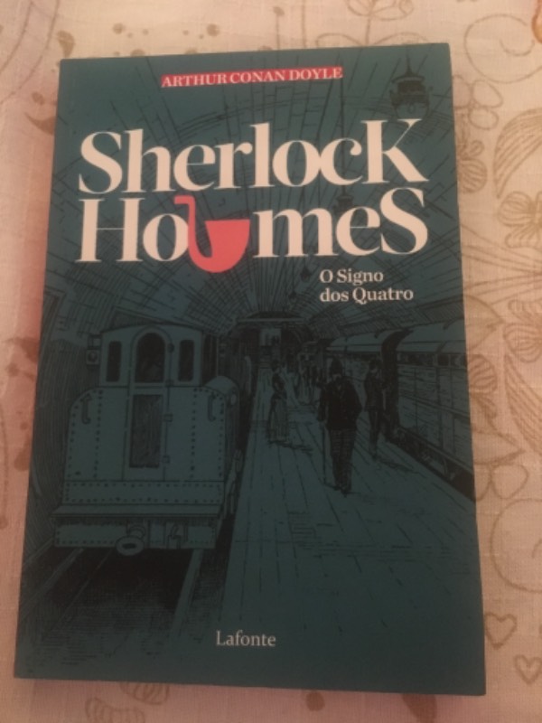 Capa do livro Sherlock Holmes - O Signo dos Quatro, de Arthur Conan Doyle