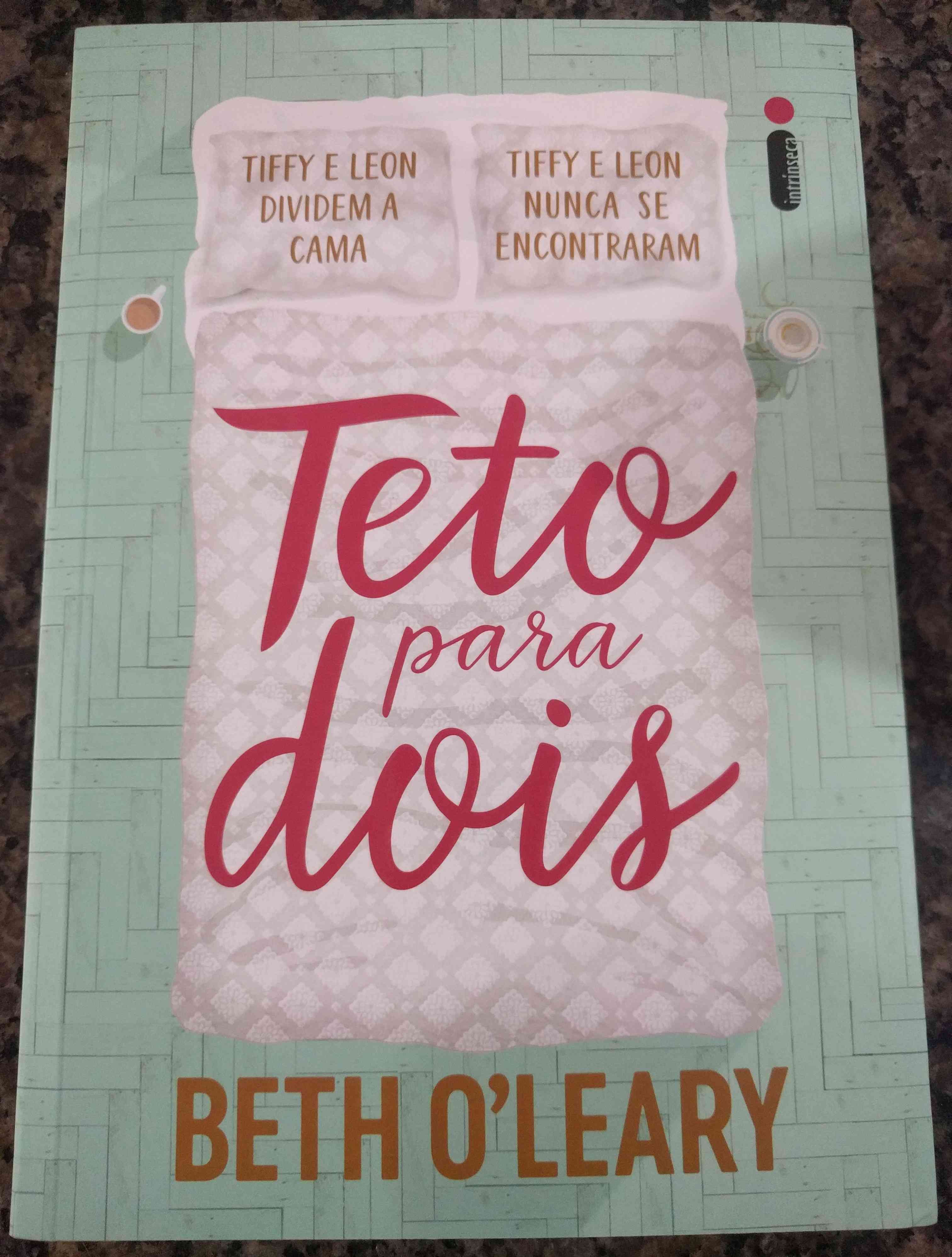 Capa do livro Teto para dois , de Beth O'leary