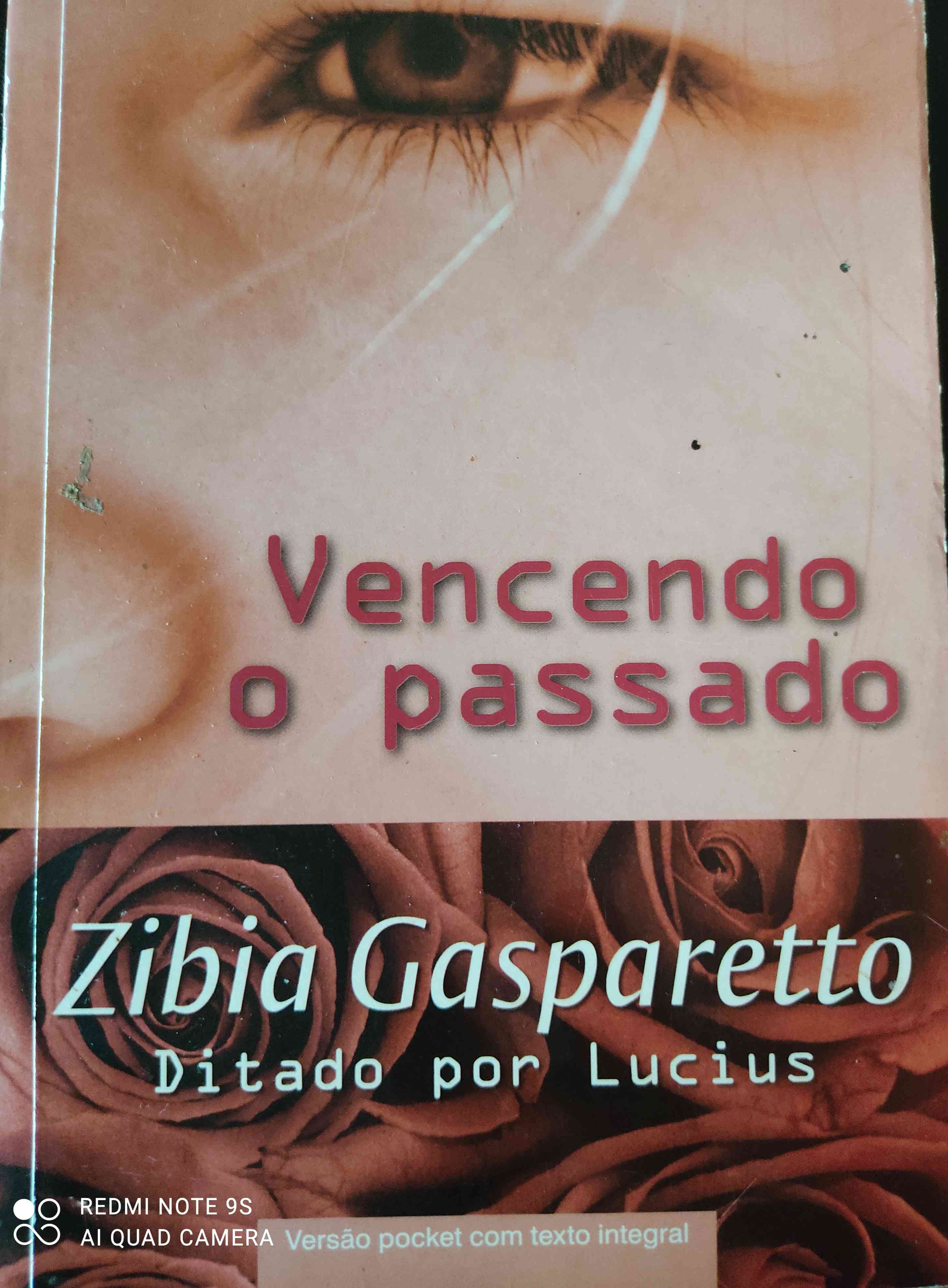 Capa do livro Vencendo o passado, de Zibia Gasparetto